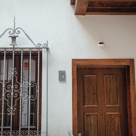 One&Lux Byron Suites Seville Exterior photo